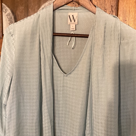 Worthington Top - Picture 2 of 4